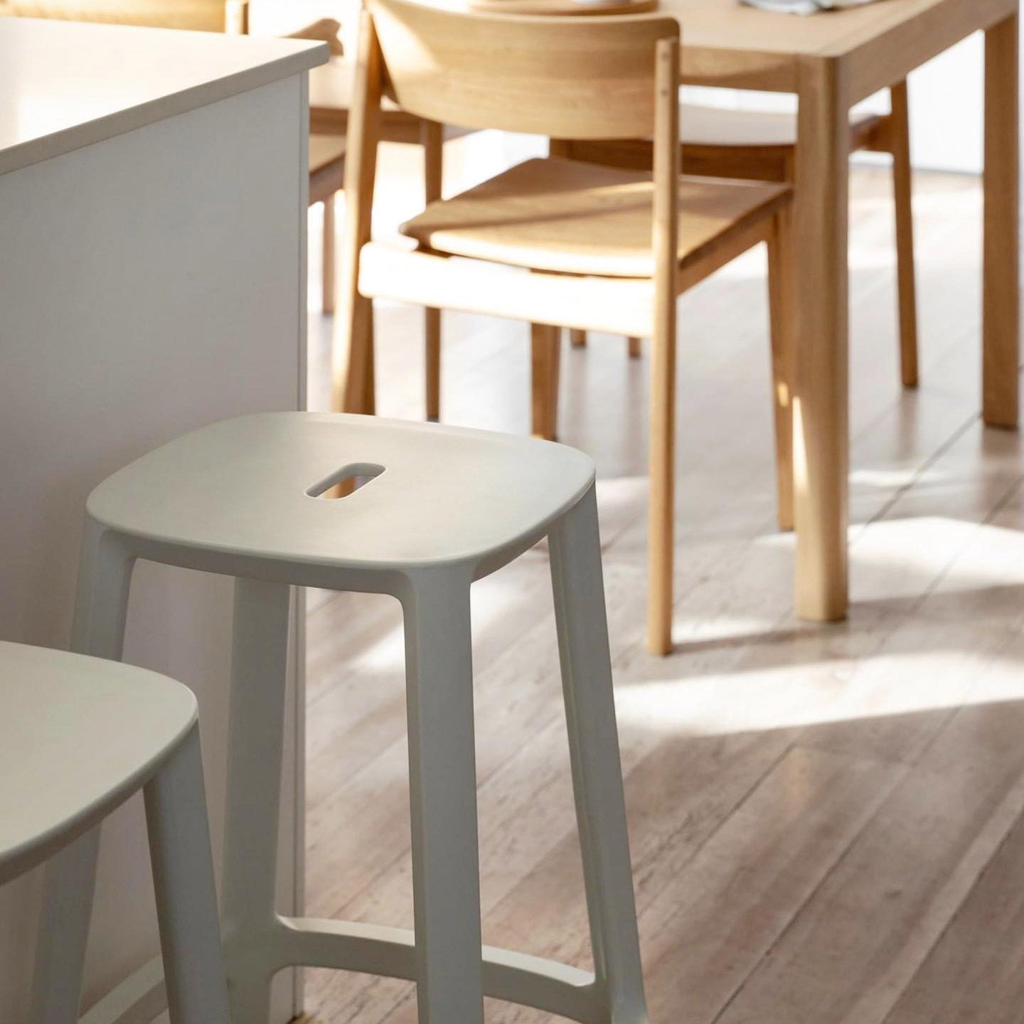 Banqueta Cadrea Alta Blanca