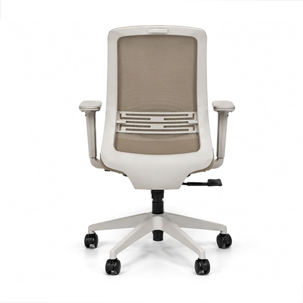 Silla Gudda Executive. Base blanca, tela apricot