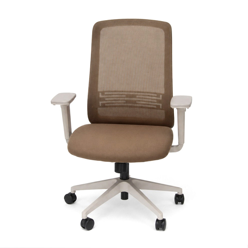 Silla Gudda Executive. Base blanca, tela mocha