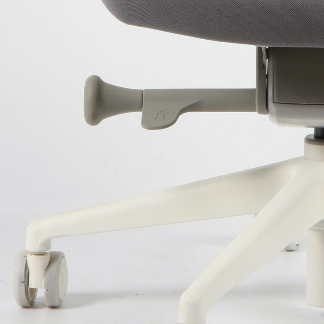 Silla Nimbo. Base blanca, tela steel