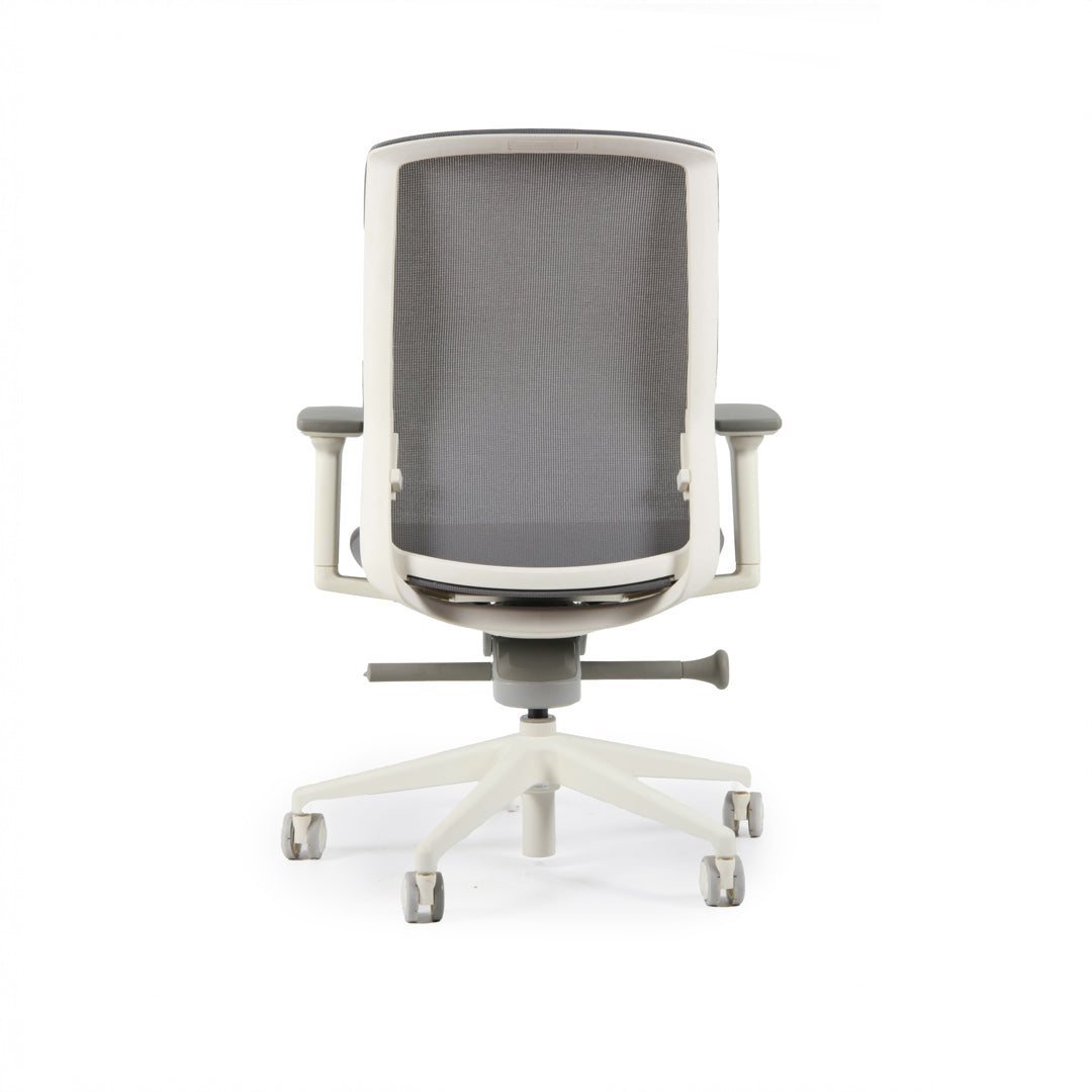 Silla Nimbo. Base blanca, tela steel