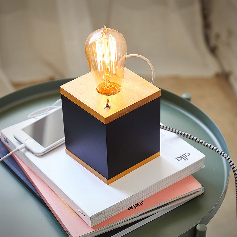 Lámpara de Mesa Foco Simple USB