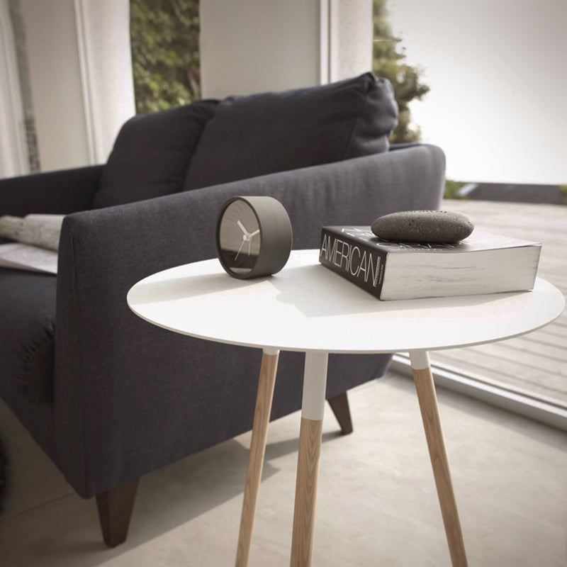 Mesa auxiliar metálica con patas madera Yamazaki