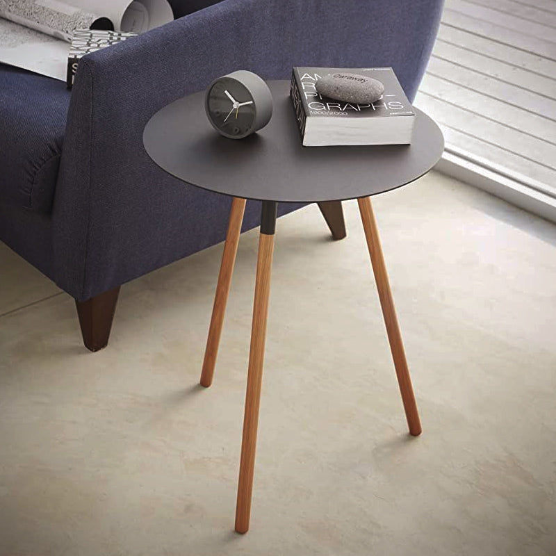 Mesa auxiliar metálica con patas madera Yamazaki