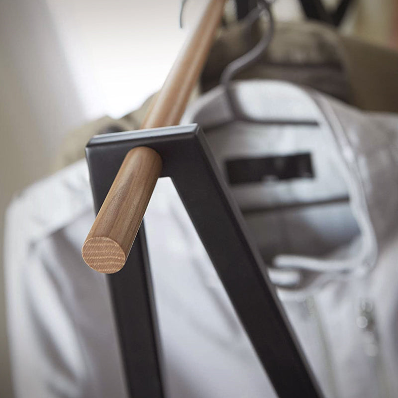 Perchero de pie con estante Yamazaki